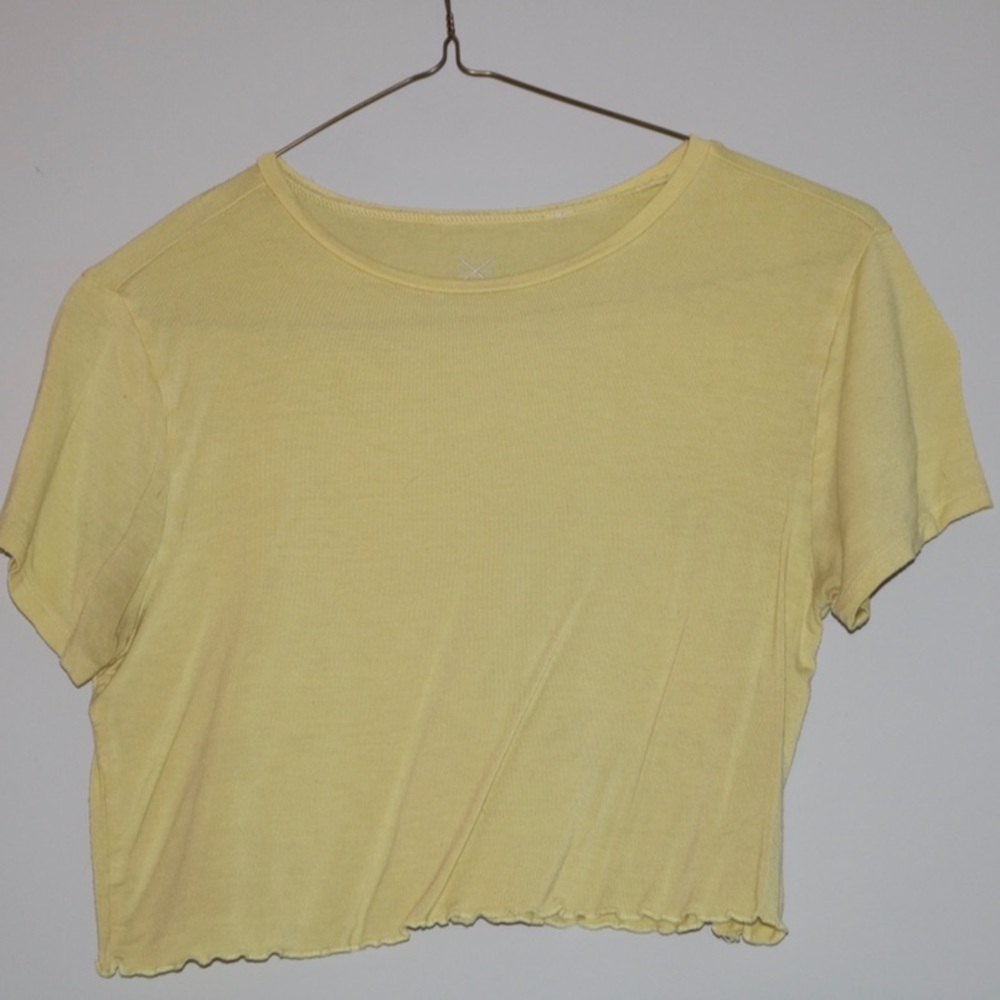 yellow tee shirt slightly cropped